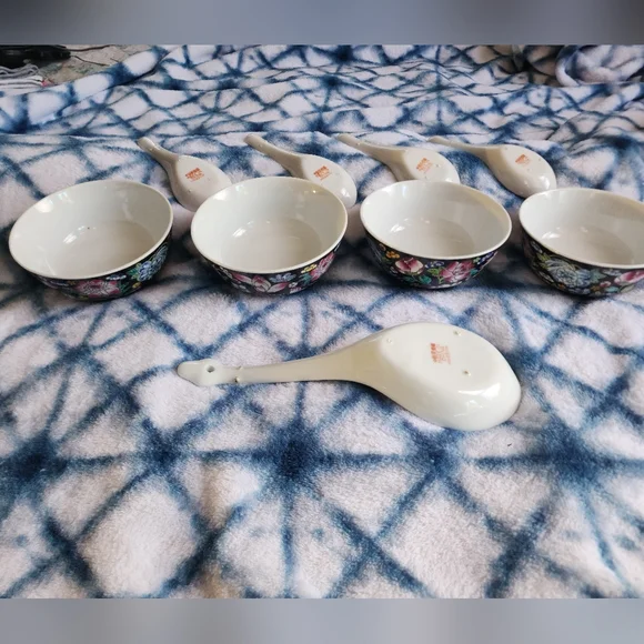 Jingdezhen 9 Peices Millefleur Famille Noire 4 Bowls, 4 Spoons & 1 Serving Spoon - Picture 10 of 12